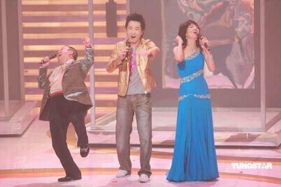 11月19日晚上,tvb40周年压轴节目《万千星辉贺台庆》在香港举行,晚会