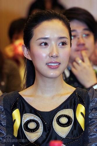 图文:cctv电视剧群英汇发布会--演员颜丹晨