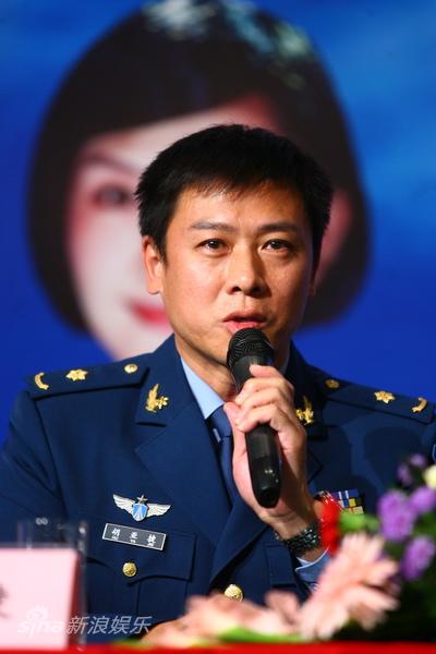图文:《鹰隼大队》发布会-胡亚捷