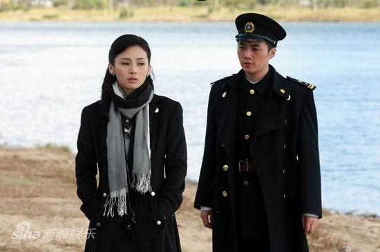 图文:《百花深处》剧照--余少群路晨恋情纠结