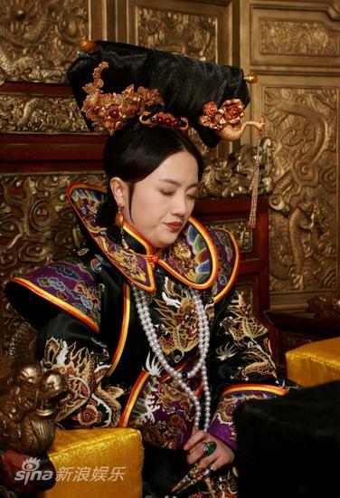图文十三格格热拍慈禧太后闭目养神
