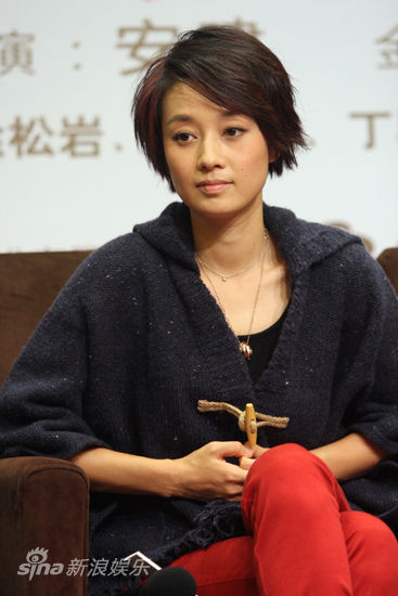 马伊琍新浪娱乐讯 10月31日下午,电视剧《双城生活》北京卫视开播发布