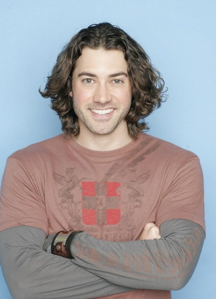 艾斯-扬(资料图片)bo bice(资料图片)乔恩-皮特-里维斯(资料图片)新浪