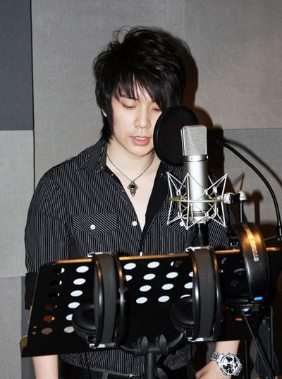 黄鑫武汉呼吁赈灾折纸鹤创作新歌为灾区祈福