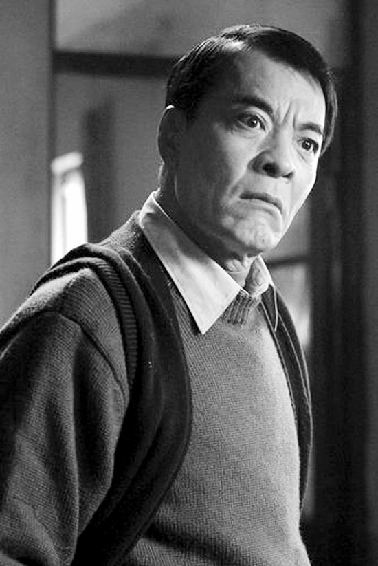 刘威▲丁勇岱林永健扮演的孟来财在舞会上昨日辽宁宾馆歌舞翩跹林永健