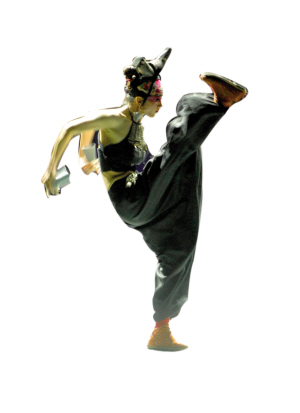 与柔美的"雀之灵"不同,"牛铃舞"充满爆发力本报记