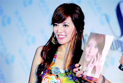 阿兰回川宣传滨崎步御用制作人护航