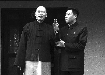 马晓伟(左)和赵凯在对戏 记者 唐浩 摄本报讯(记者 刘咏戈)总投资近