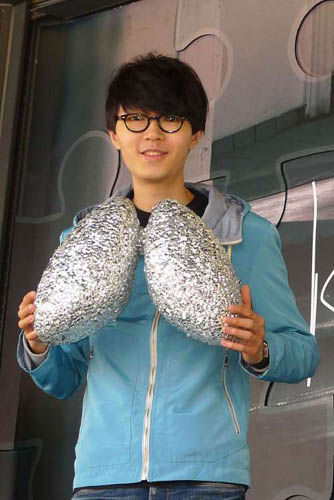 方大同宣传新专辑收"铁肺" 称曾想过早婚(图)