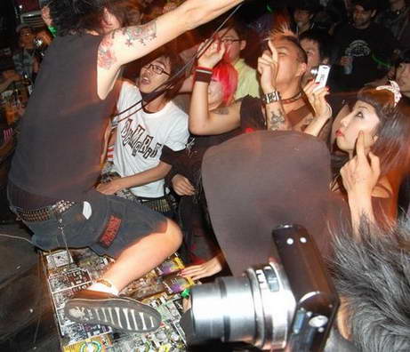 g.b.d上演爆棚(图)