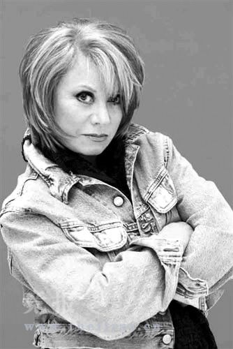 佩姬将于人民大会堂开个唱成名感谢流浪猫图