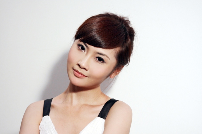 新秀黄堃首次献唱教师节与宋祖英同台放歌