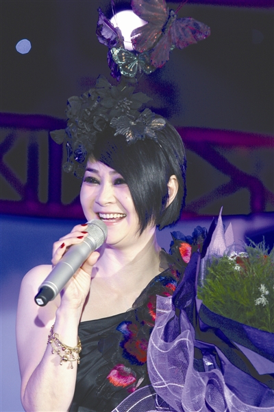 中国东方歌舞团歌唱家陈俊华回眸唱枫桥夜泊