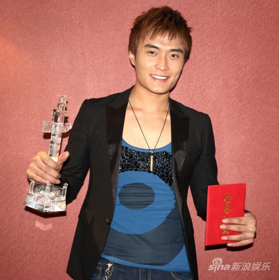 老北京文化流行榜受欢迎 高登获最佳男歌手(图)_影音娱乐_新浪网