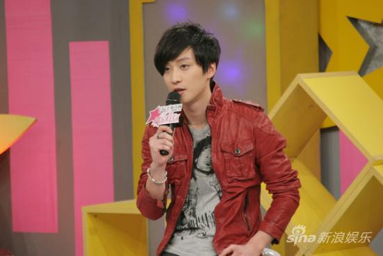 乔任梁做客《时尚星达人》 变身潮流指导(图)_影音娱乐_新浪网