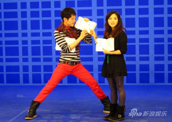 何洁做客mtv天籁村 陈正飞默契劈腿主持(图)