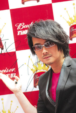 陈建宁喜欢当评委 想挖掘下一支s.h.e(图)