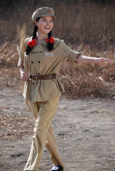 孙佳永远和人民在一起mv扮演军人献礼党庆