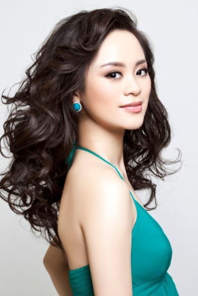 民歌新锐朱丽婷《热热闹闹》喜庆唱响岁末