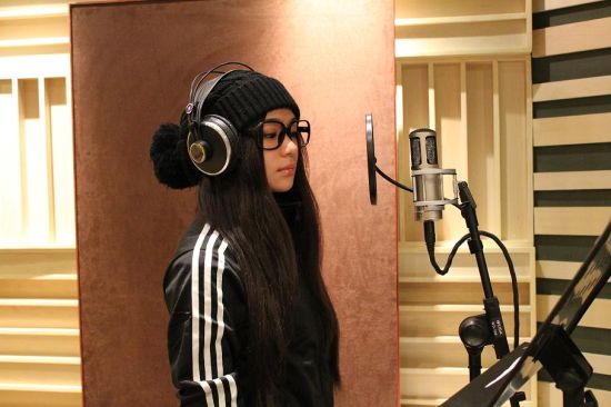 星光人气18岁选手白婧进军歌坛 称不会耽误学业