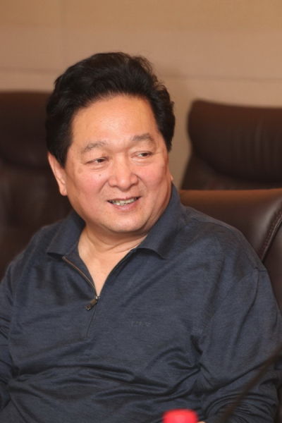 中国煤矿文工团长瞿弦和