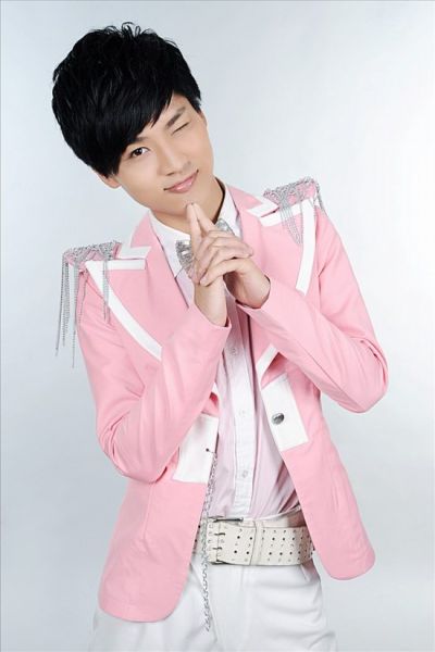 90后歌手李佳霖新歌再掀校园风