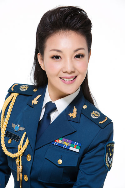 褚海辰个唱学格莱美 梦幻变装国内首现