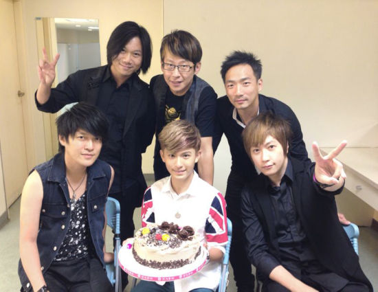 小师弟林晖闵庆16岁生日 五月天送惊喜