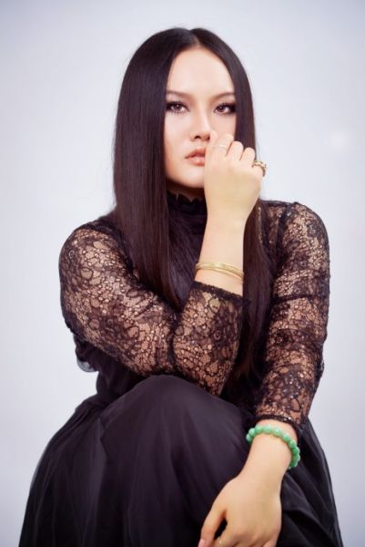 郑虹精心筹备新专辑 音乐人黄小茂护航|郑虹|新专辑|音乐人_新浪娱乐_