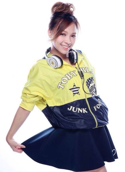 林采欣带伤录制节目柯以敏赞其唱功了得