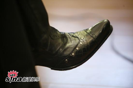 独家:摇滚乐队x japan队长谈访四川灾区(图)