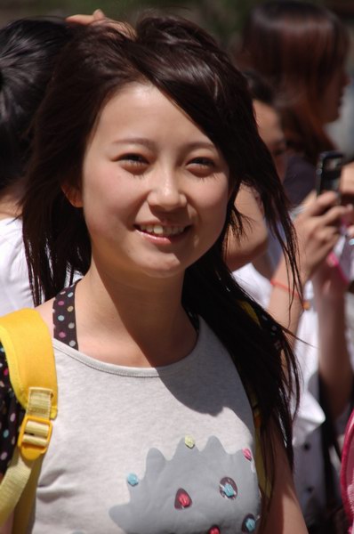 组图沈阳女孩用微笑做最美丽的快乐女声