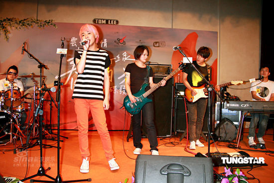 图文苏打绿发新碟苏打绿现场演唱
