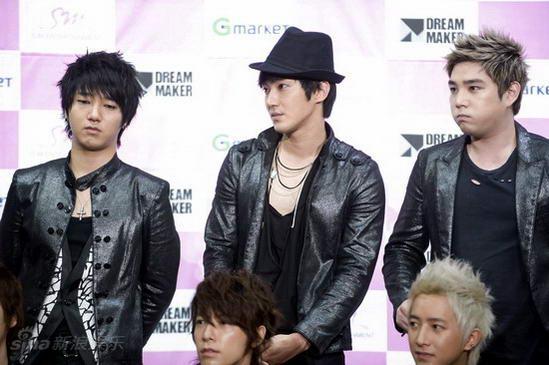 组图:super junior首尔开唱 模仿少女时代