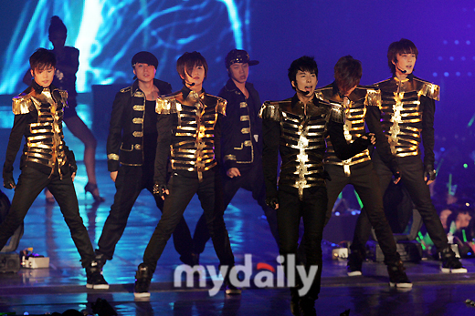 > 正文  新浪娱乐讯 8月1日下午,韩国偶像组合ss501在位于首尔的奥林