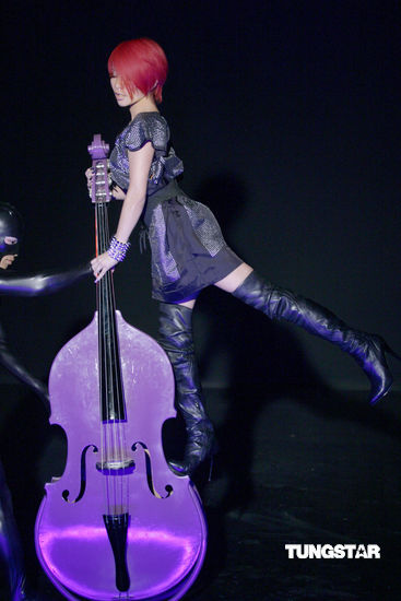 图文温岚变身舞蹈皇后与大提琴共舞