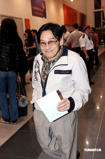 图文深紫乐队香港开唱泰迪罗宾捧场