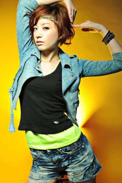 2011快乐女声专题 正文 新浪娱乐讯 5月8日晚,2011快女成都唱区100