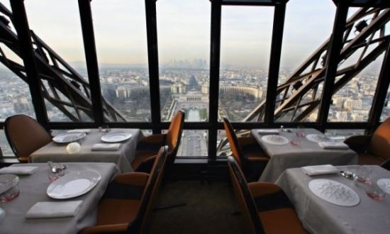 埃菲尔铁塔餐厅推出近5000元大餐