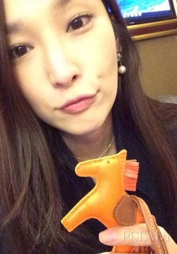 靓靓辣妈吴佩慈在微博上也异常活跃,而且话题很贴近生活.