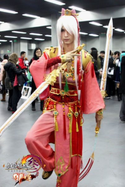 金山剑网3野生男七秀意外走红