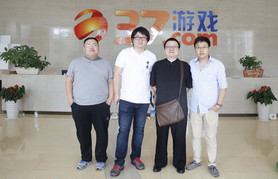 中透露的消息来看,16日到访37游戏的起点大神除了著名作家血红,泛东流