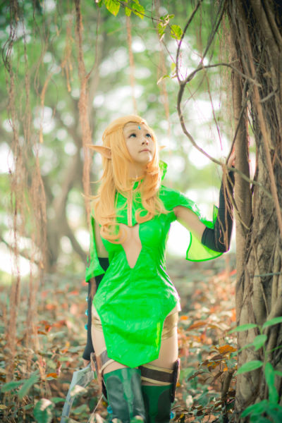 龙之谷的弓箭手 这衣服太容易走光