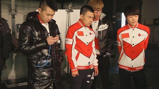 cfpl s6开赛在即 各队选手拍摄定妆照花絮