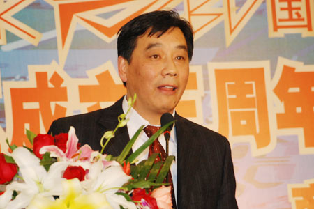 胡杰:以航空产业和泛金融类为终极目标