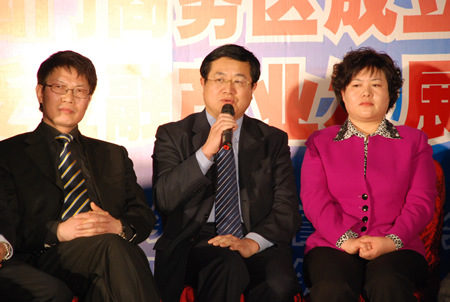 图为 民航运输协会 部长 王伟斌