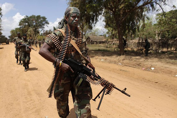 资料图:手持机枪的斯里兰卡政府军士兵