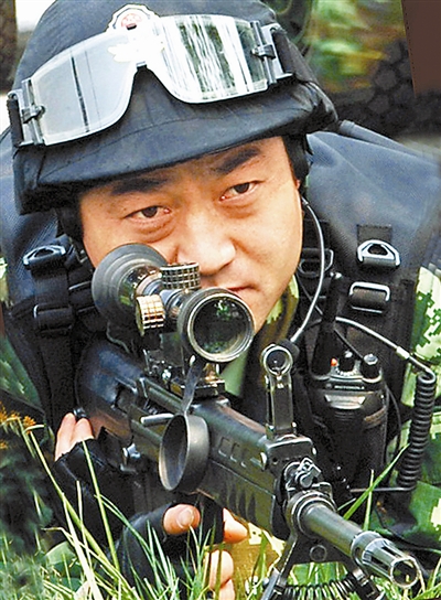 组图:武警天津市总队反恐特战部队演练现场