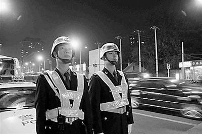 银盔纠察兵在行动