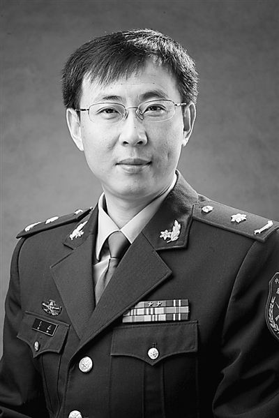 综合新闻 > 正文     【名医档案】李德,成都军区总医院心内科副主任